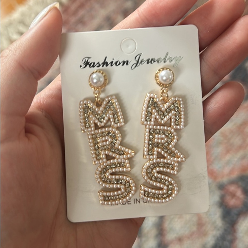 Bridal Mrs Earrings